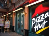 &amp;amp; it ain't complete without pizza hut too!