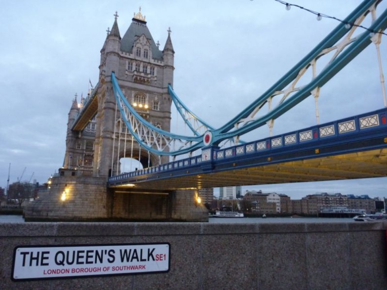 It's queen's walk here too?