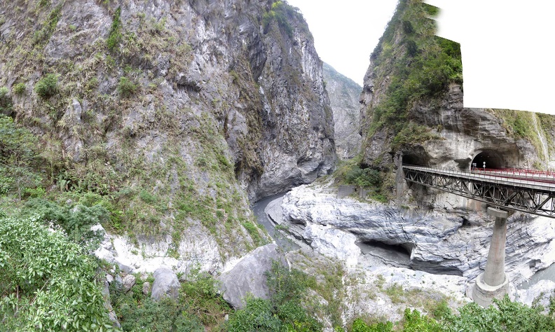 taroko-gorge-swallows-grotto.jpg