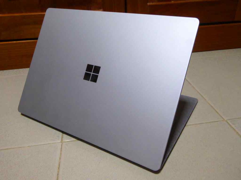 The Surface Laptop full aluminum unibody rear face