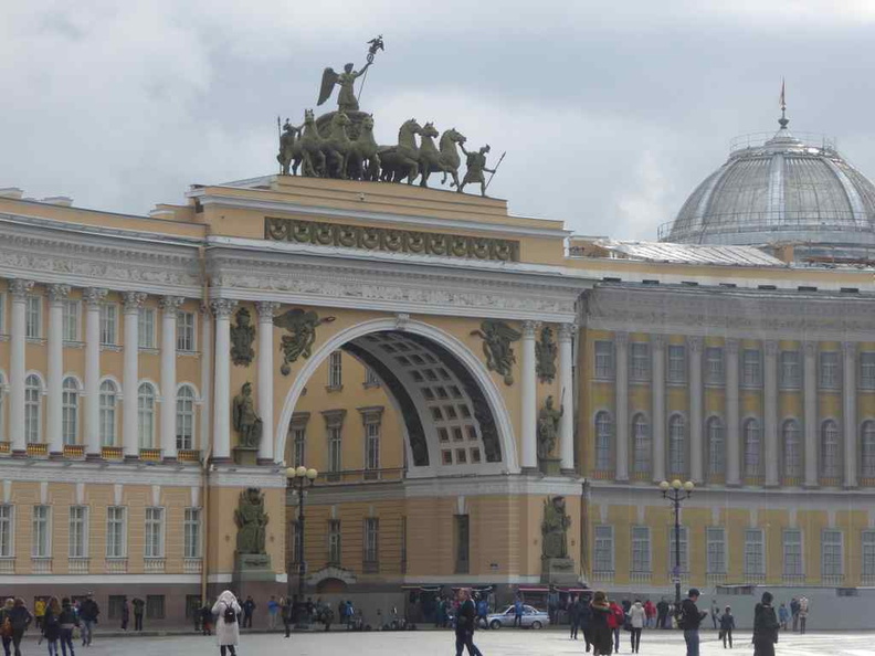 The arch of the general staff building at the Palace Square