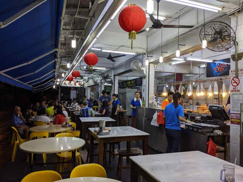 Heng Long Teochew Rice Outdoor seating is both rustic and open by the roadside
