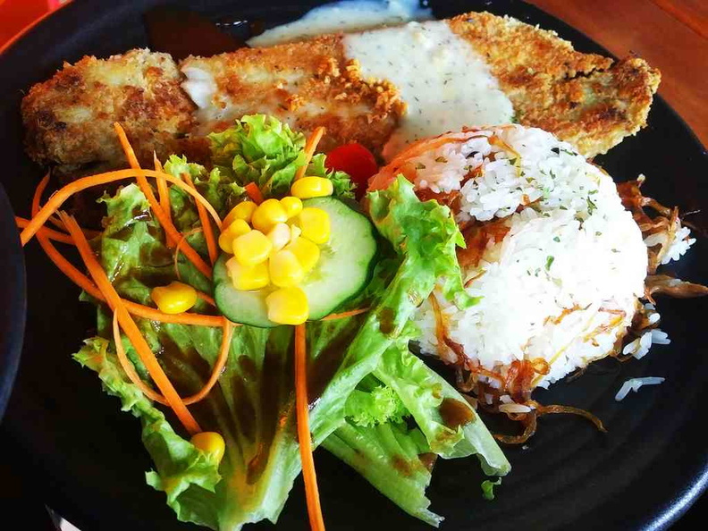 Cat Fish with mushroom rice and green salad