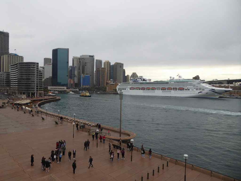 Overview of the Darling harbour from the Opera house