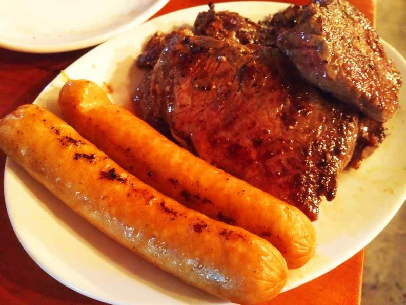 Large sausages and rib eye steak served as additional selective top up a-la carte orders in the buffet. This is on top of the large initial platters served