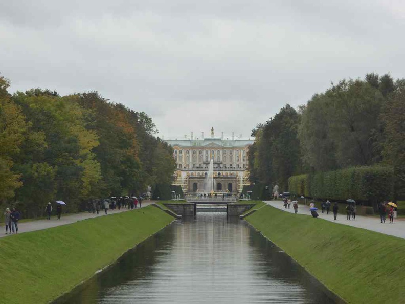 The Peterhof palace centered in the distance
