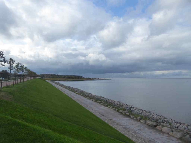 The tranquil seaside walk facing the Gulf of Finland