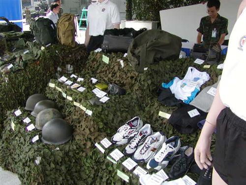 display of the latest army wear &amp;amp; stuff.