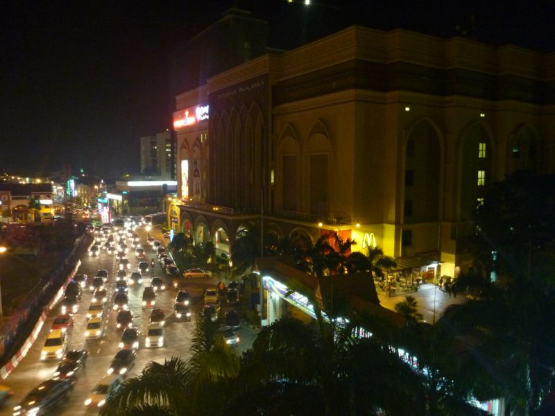 The Dataran Pahlawan Melaka Megamall at night