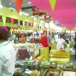 Taka Food Fest, man its crowded