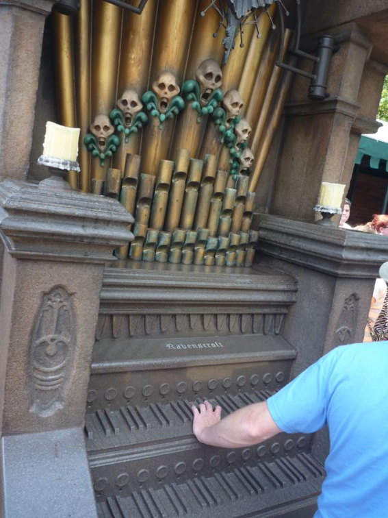 play and organ!