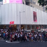 H&M crowds in Singapore