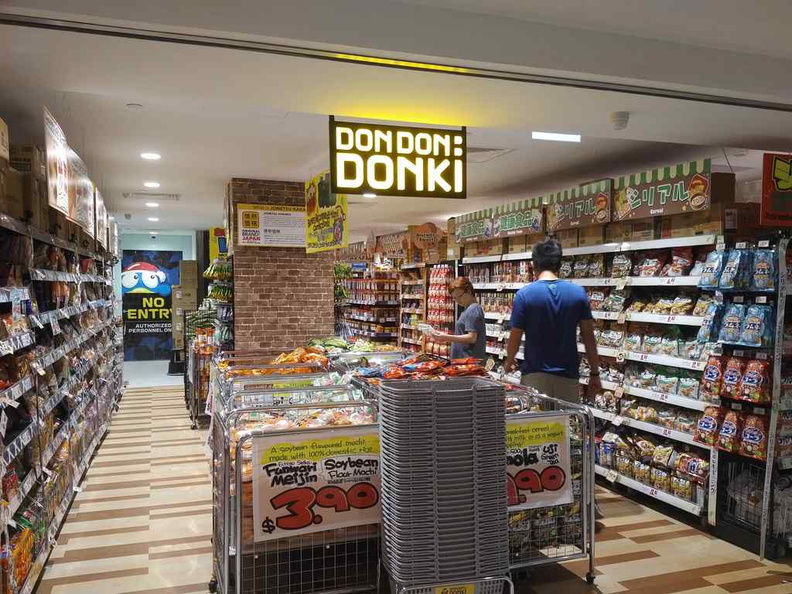don-don-donki-100am-06.jpg