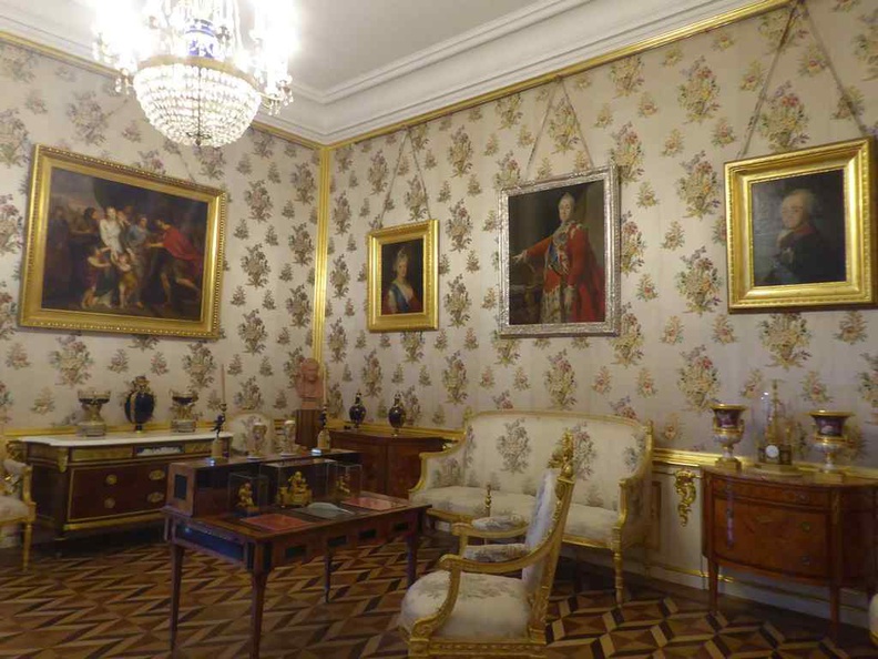 peterhof-grand-palace-046.jpg
