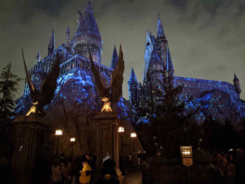 Hogwarts castle façade turns into a starry light show