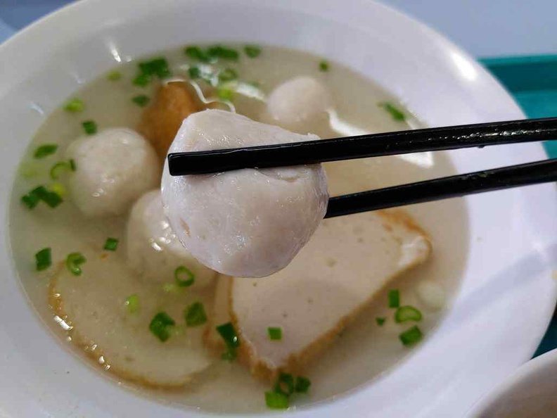 Ru ji fishball are large in size, but has a soft silky smooth texture within