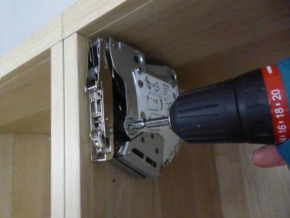 ikea-utrusta-besta-hinge-12