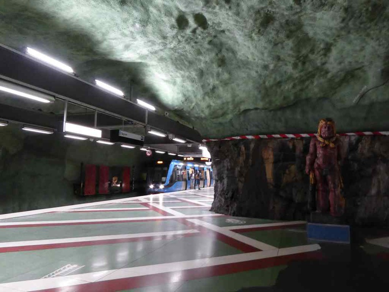 stockholm-metro-art-020.jpg
