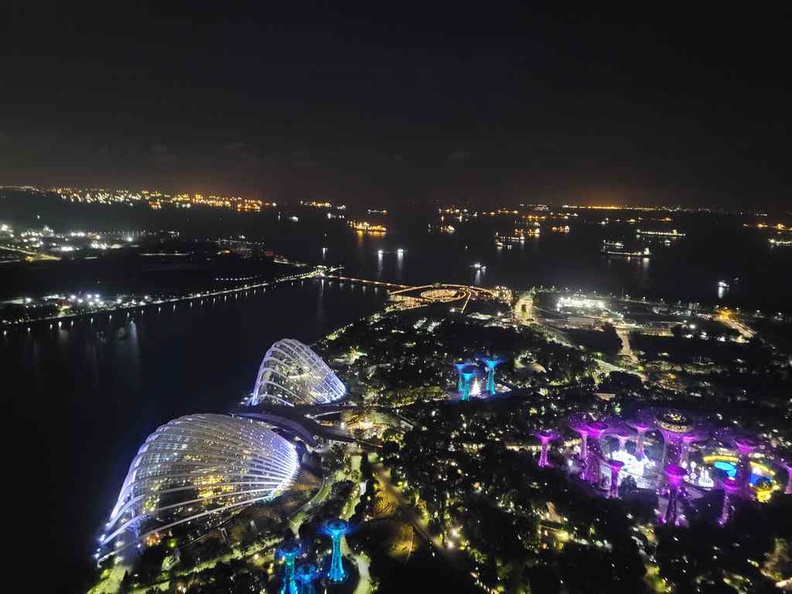 Ce va li view Gardens by bay all lit at night