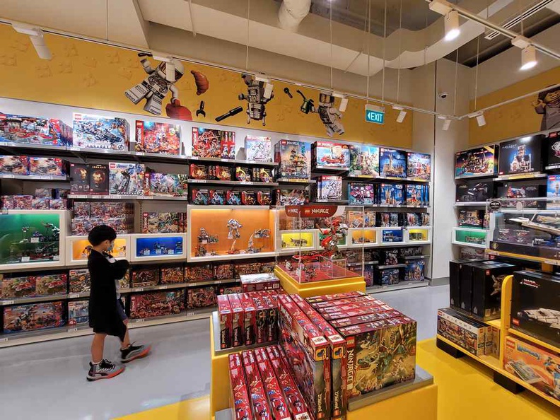 lego-store-suntec-021.jpg