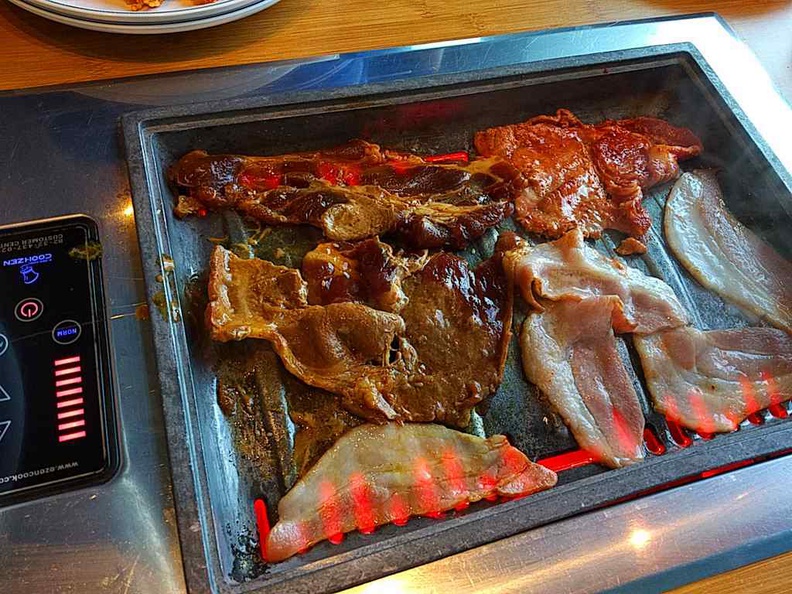 Daessiksin Korean BBQ grill in the flesh!