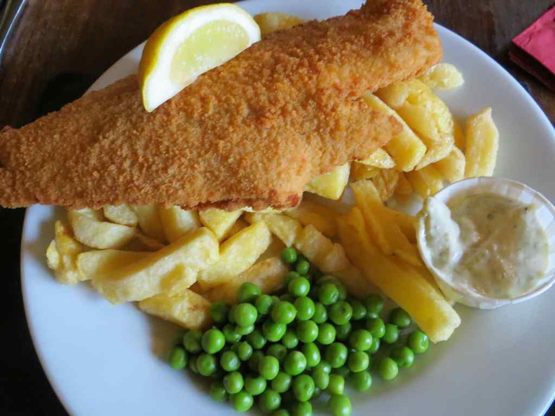 Great fish and chips! A must try here in the towns of Scotland