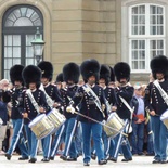 copenhagen-denmark-amalienborg-palace-guards-003.jpg