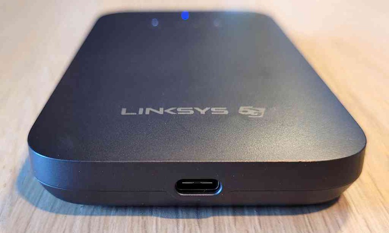 Bottom of the Linksys 5G router with a single USB-C charging port