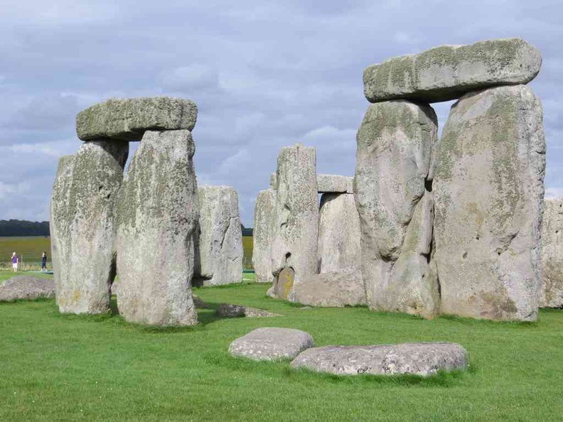 Inner stones reflecting white under the sun