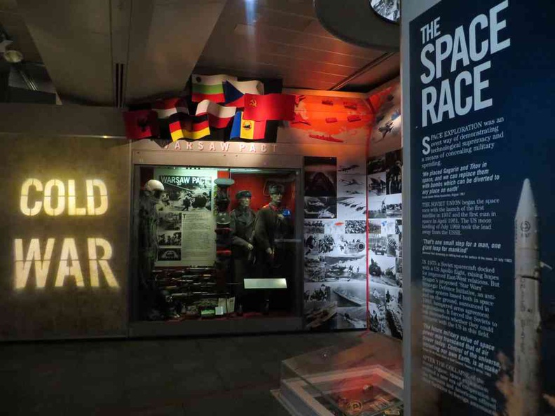 War exhibits upper floor, focused on the world wars, and cold wars
