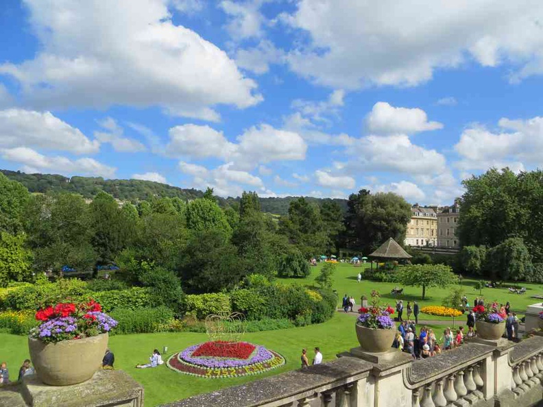 Lush gardens by the Bath city center