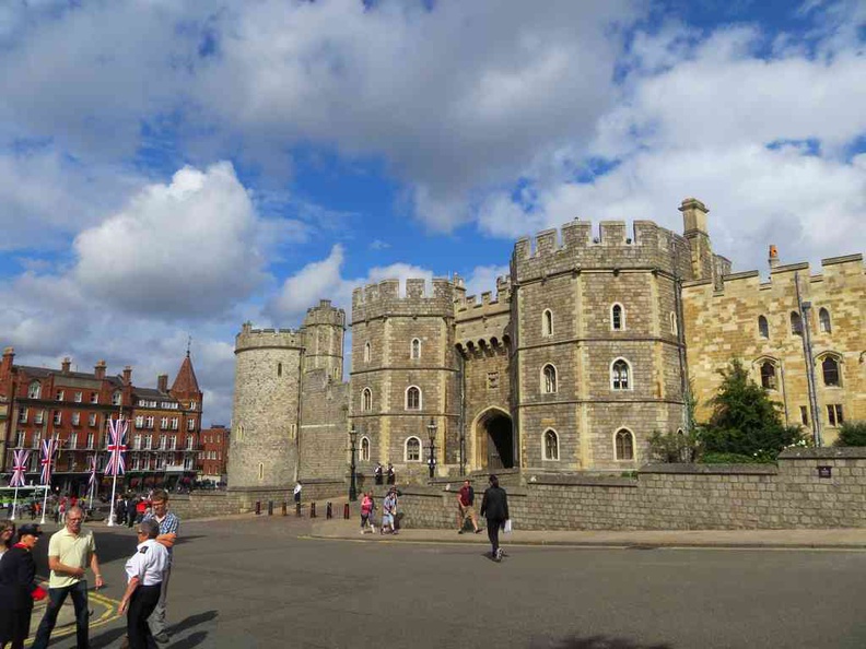 King Henry VIII Gate via palace North side
