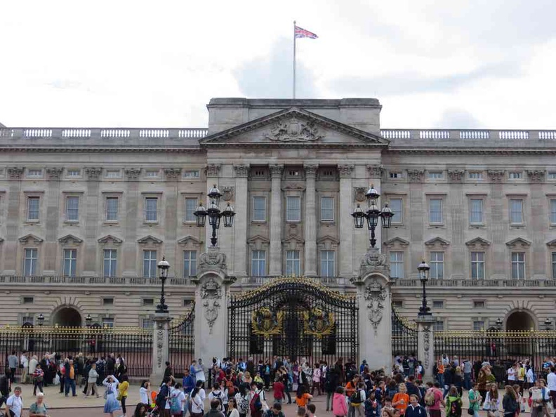 Buckingham Palace front, with the Union Flag flying above the Palace meaning the queen is not in residence