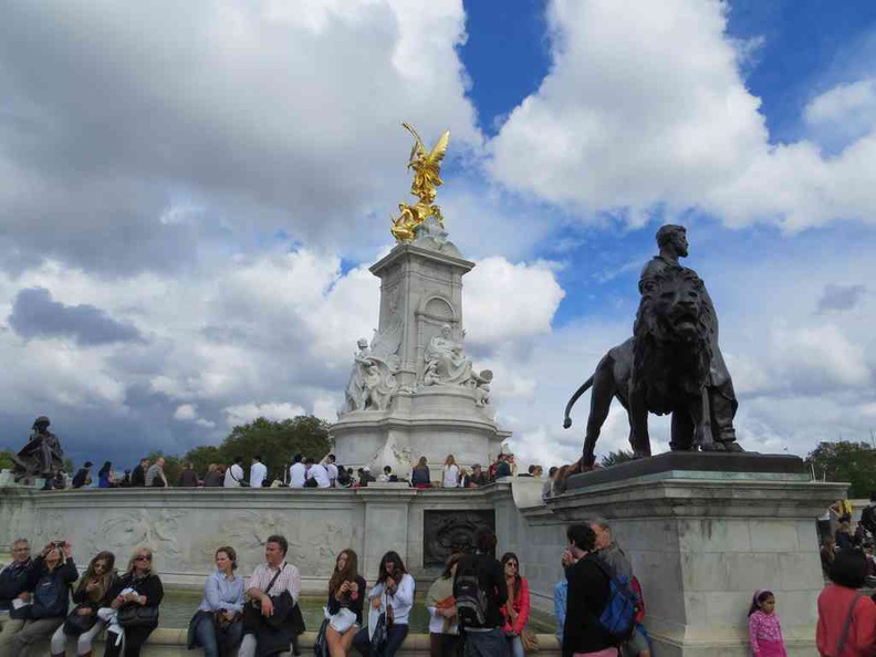 Victoria Memorial in front of the Buckingham Palace
