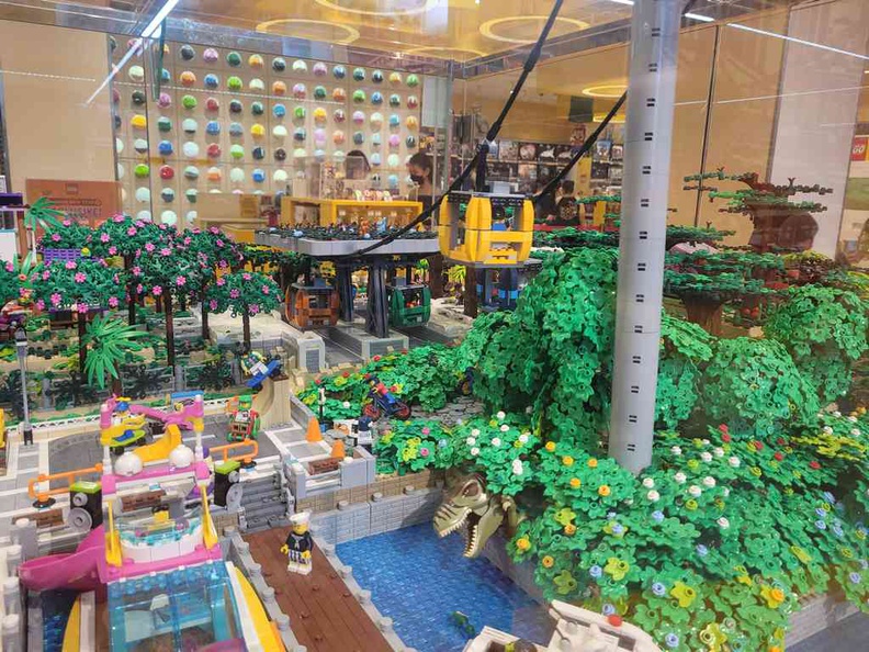 sentosa-lego-shop-16.jpg