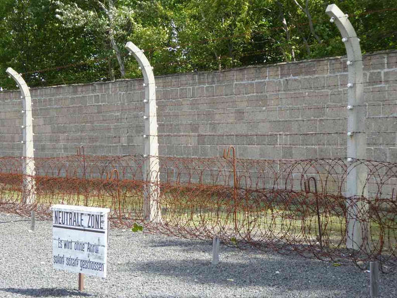 Live perimeter electric fence used to contain prisoners inhumanely within with lethal force