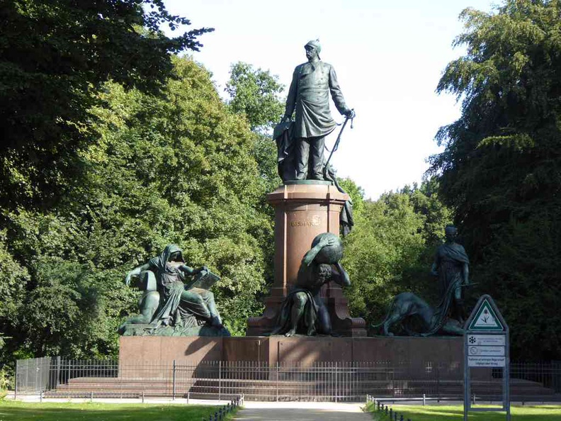 Tiergarten City Park monuments