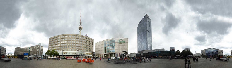 alexanderplatz-berlin-square-pano.jpg