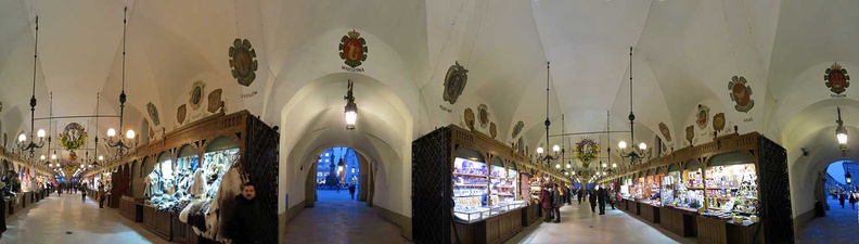 krakow-cloth-hall-market-pano.jpg