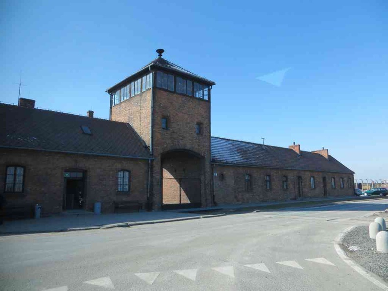 auschwitz-concentration-camp-29.jpg