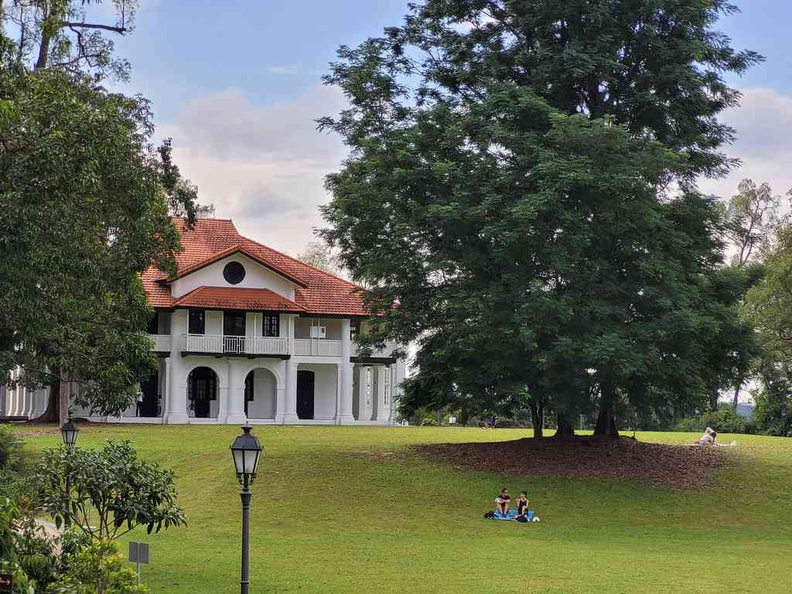 Welcome to the Botanical gardens gallop extension with the Botanical art gallery building in view