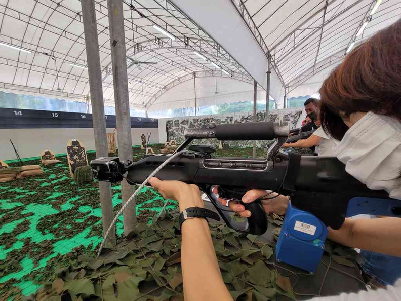 SAR21 firing range using laser aiming devices on stand up targets