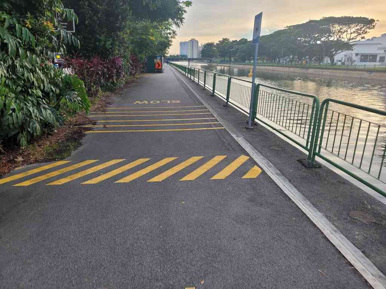 Starting the run along the Geylang river park connector