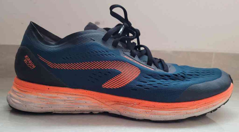 Decathlon KIPRUN KSLight running shoe and kit review ShaunChng