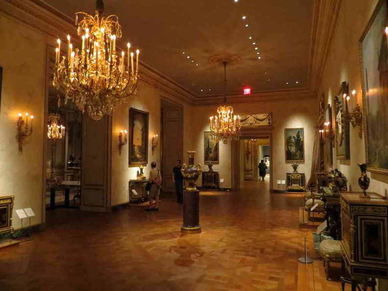 The Victorian style galleries depicting the early European and American noble household setting