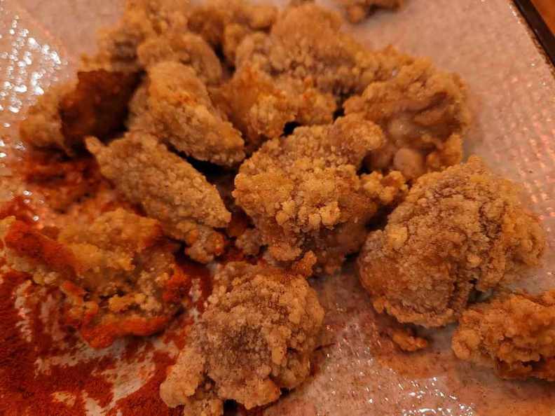 5 little bears Fried salted chicken sides ($4.50), a Taiwanese staple which is more manageable than their large XL chicken cutlet