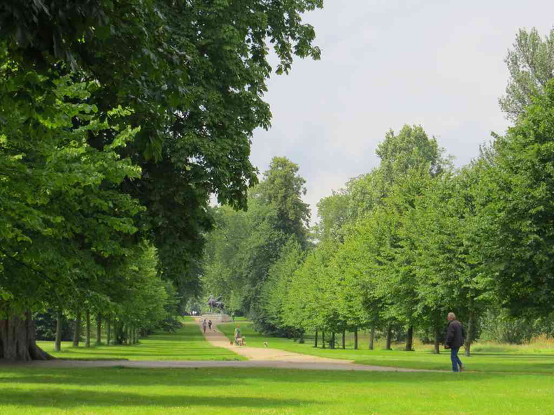 A long walk across some of Hyde Park vast green spaces