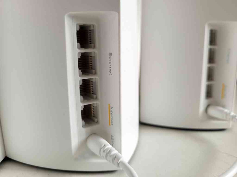 AX5400 Atlas Pro 6 Gigabit WAN and 3 LAN ethernet jacks, with USB3 port for external devices connectivity absent