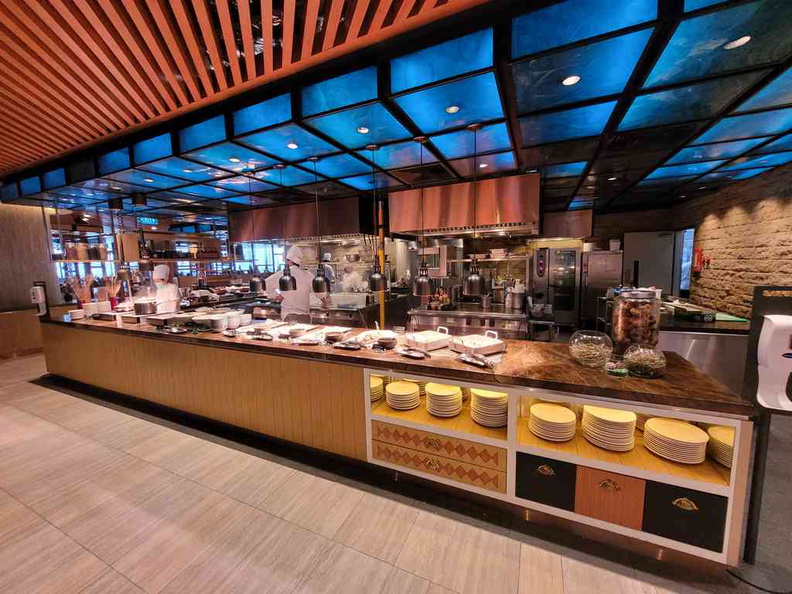 The Edge Pan pacific buffet counters spread over the entire restaurant grounds