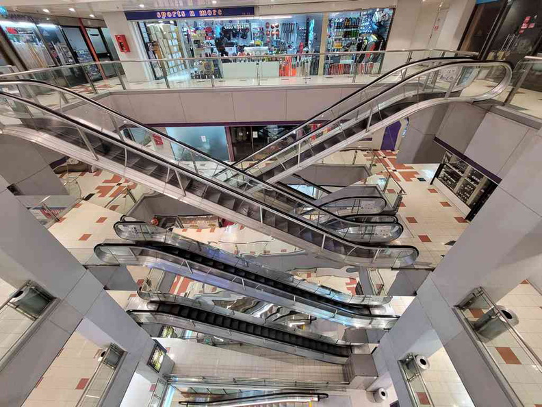 excelsior-shopping-centre-07.jpg